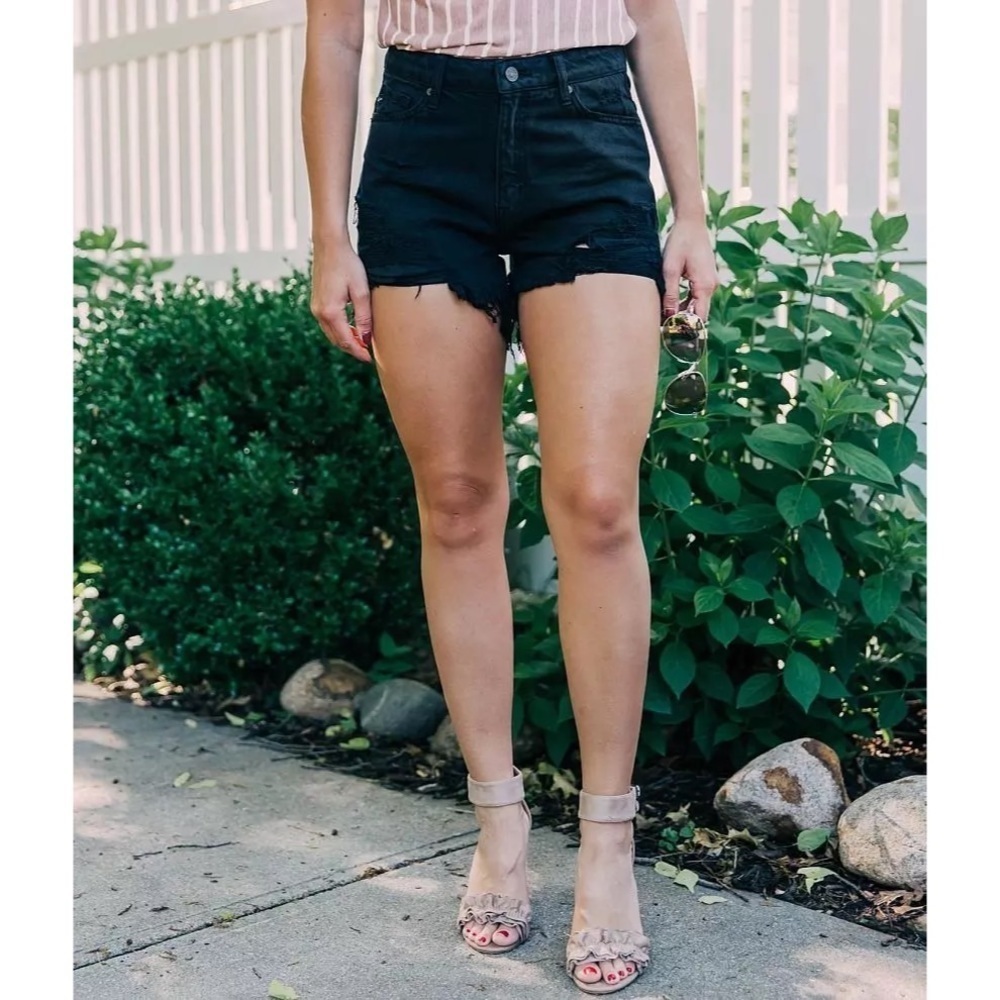 KanCan- Black High Rise Frayed Distressed Shorts XS